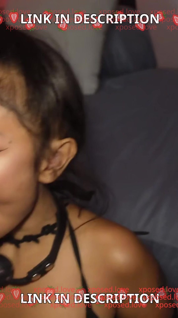 Thai Babe Bell C Fucks with Buttplug